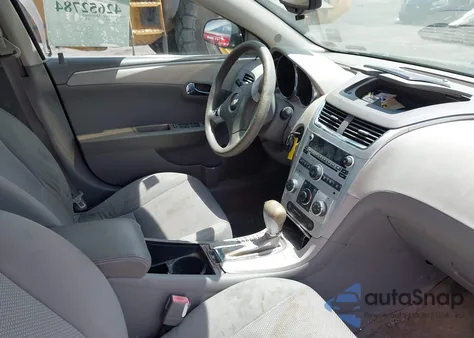 2010 Chevrolet Malibu Ls z USA, uszkodzony, nr VIN 1G1ZB5EB7AF208697